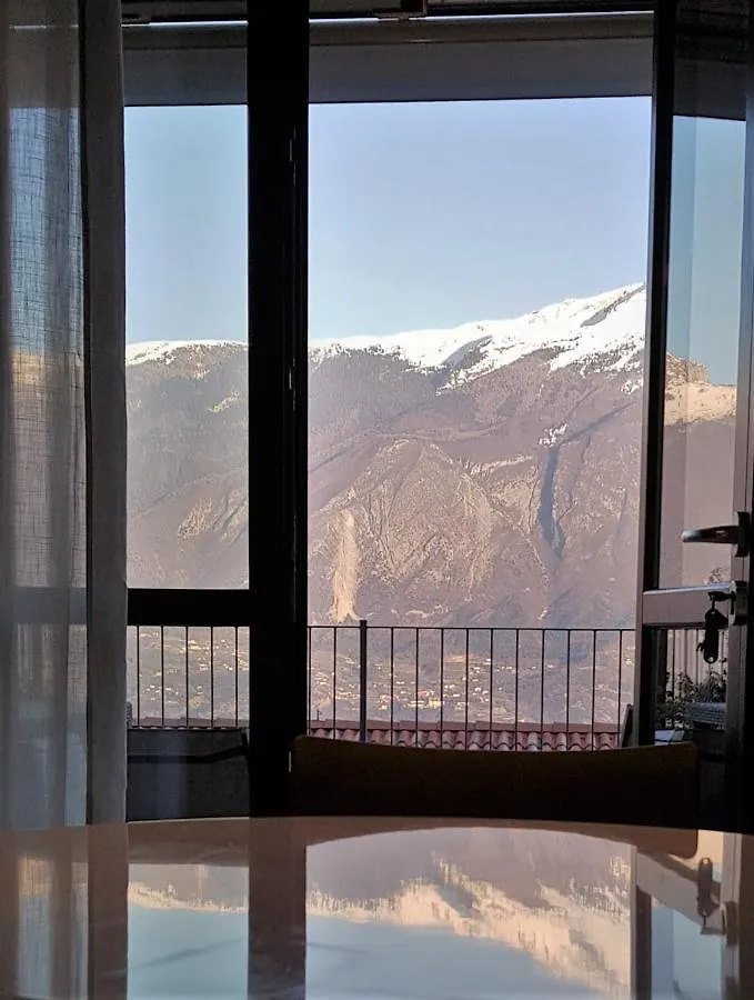 La Quiete 09 terrace apartment by Gardadomusmea Tremosine