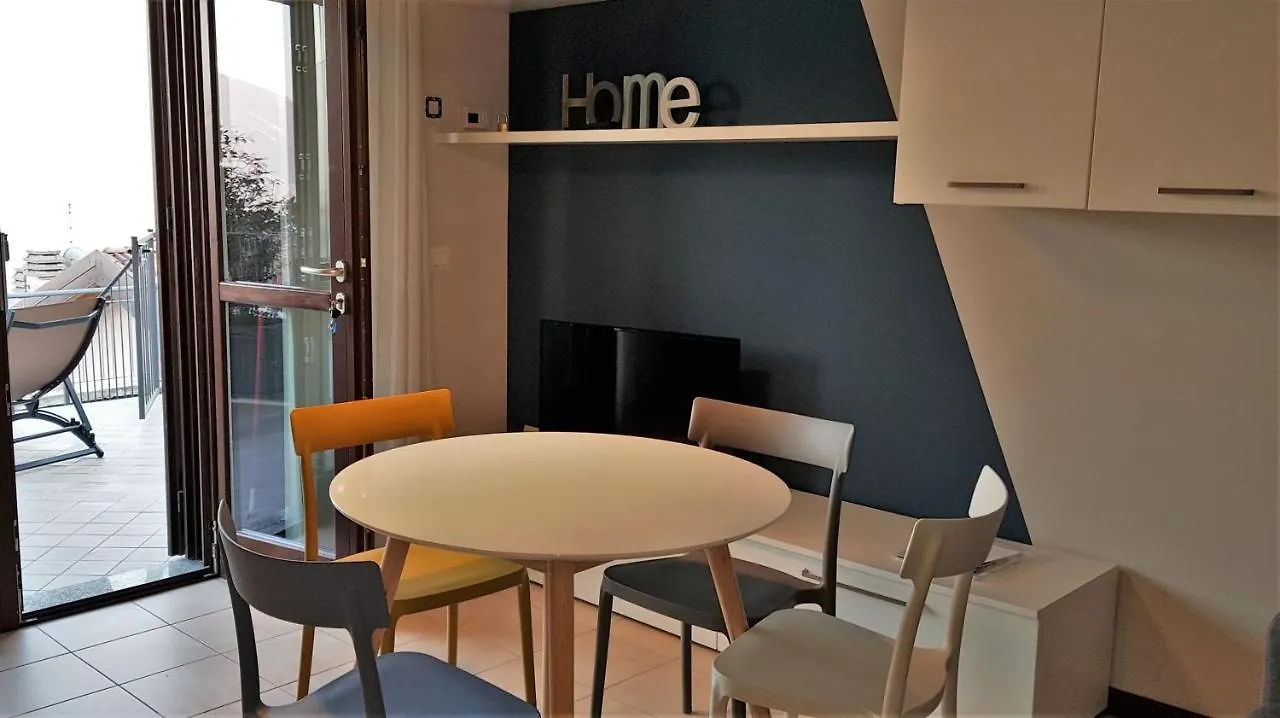La Quiete 09 terrace apartment by Gardadomusmea Tremosine