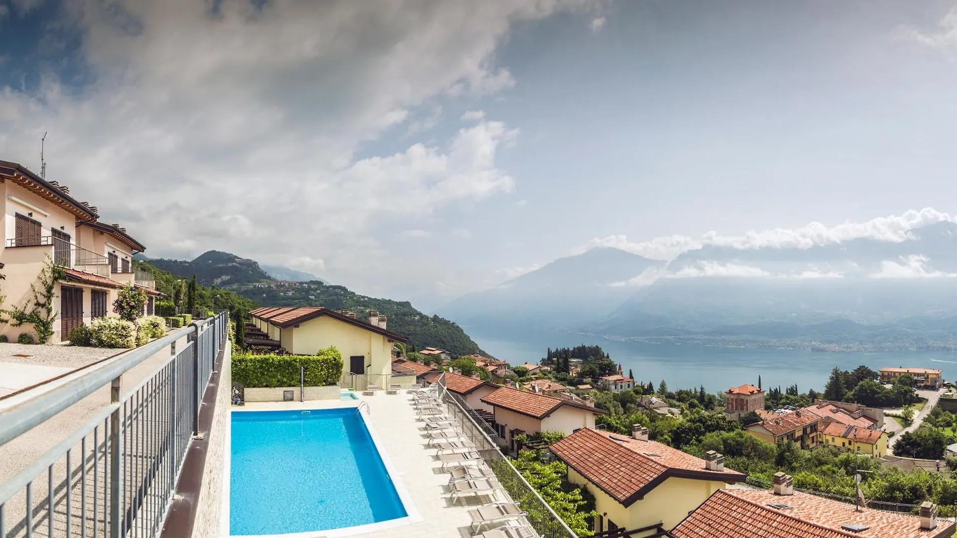 La Quiete 09 terrace apartment by Gardadomusmea Tremosine